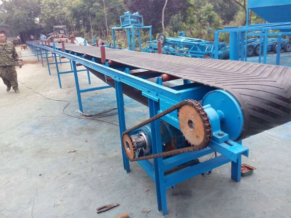 皮帶輸送機(jī)